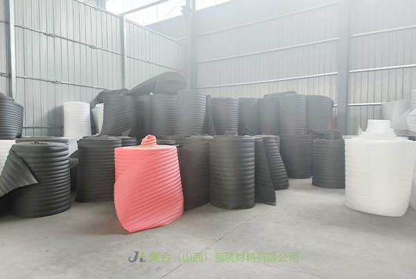 平陸珍珠棉卷材-太原珍珠棉廠專業(yè)生產(chǎn)EPE卷棉、EPE珍珠棉卷棉、珍珠棉大棚保溫卷棉實惠好選擇