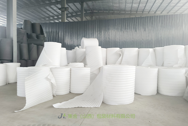 平遙珍珠棉卷材-太原珍珠棉廠家專(zhuān)業(yè)生產(chǎn)EPE卷棉、EPE珍珠棉卷棉、珍珠棉大棚保溫卷棉源頭發(fā)貨