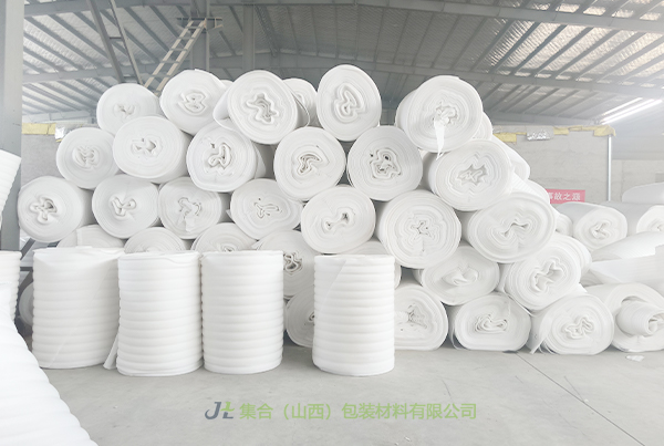 天鎮(zhèn)珍珠棉卷材-珍珠棉廠家專業(yè)生產(chǎn)珍珠棉卷棉、EPE珍珠棉卷棉、珍珠棉大棚保溫卷棉原廠直發(fā)貨