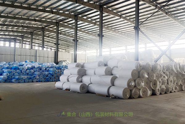 天鎮(zhèn)珍珠棉卷材-太原珍珠棉廠專業(yè)生產(chǎn)EPE珍珠棉卷棉、珍珠棉保溫卷棉、珍珠棉大棚保溫卷棉品質(zhì)無憂