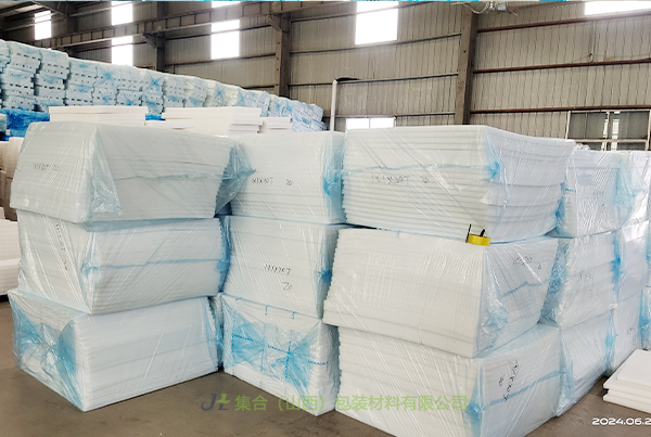 汾西哪里定做EPE珍珠棉-珍珠棉源頭生產(chǎn)廠家專業(yè)生產(chǎn)EPE卷棉、珍珠棉片、黑色EPE珍珠棉品質(zhì)上乘