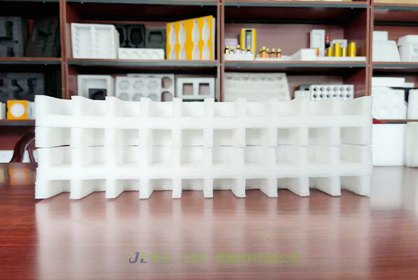 靜樂珍珠棉支架-太原珍珠棉廠家專業(yè)生產(chǎn)珍珠棉支架、EPE支架、電腦珍珠棉支架品質(zhì)卓越